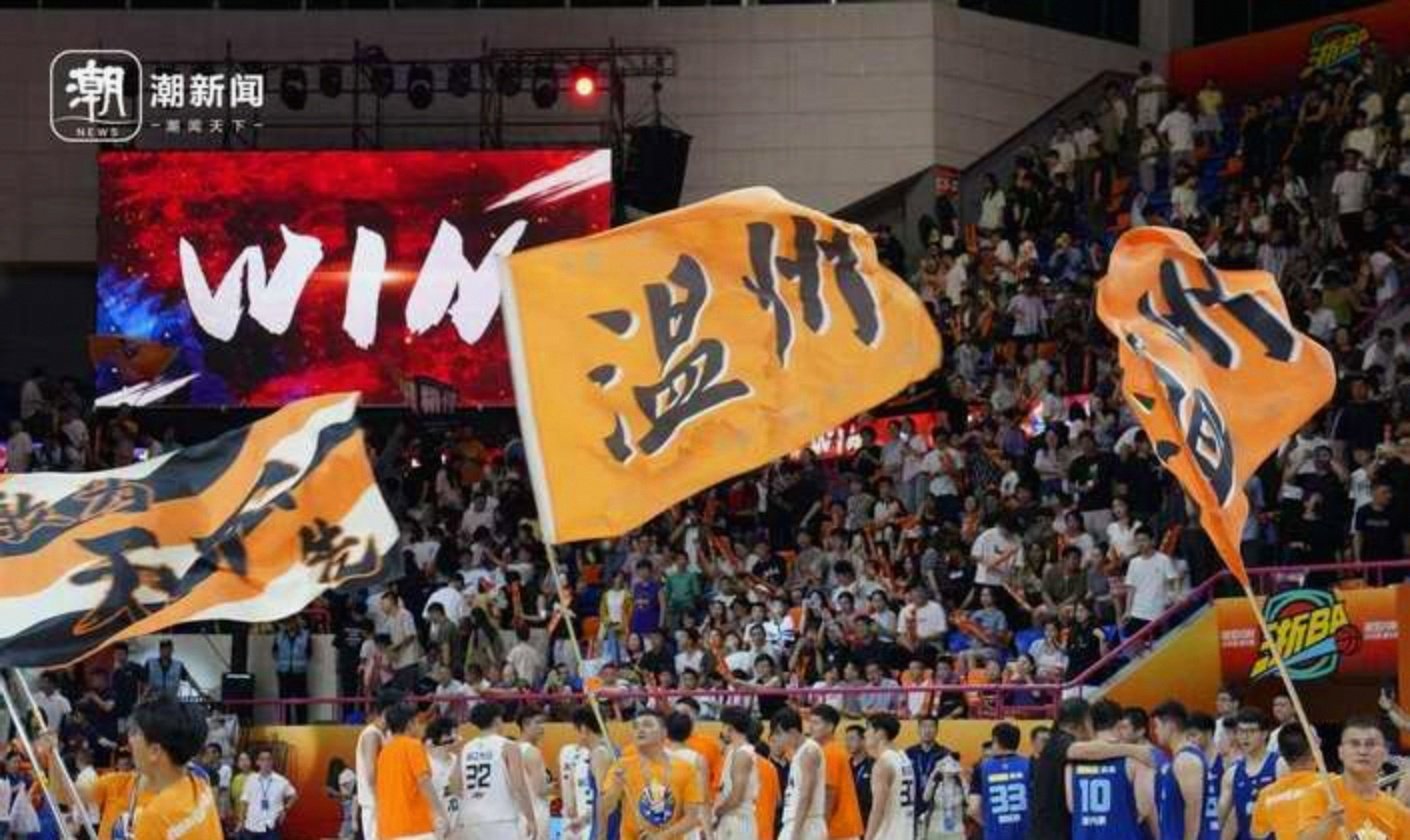 比赛即将开始，两支球队的对决将在赛场上持续升温的简单介绍